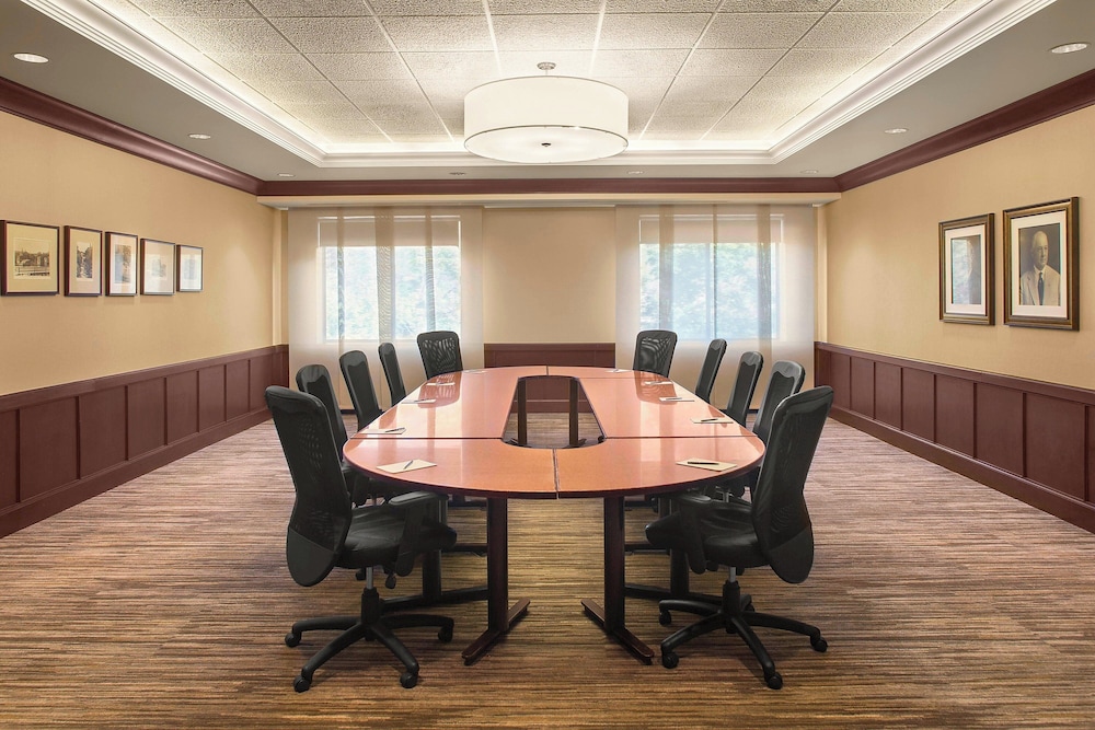 Sheraton Suites Akron Cuyahoga Falls - photo 28