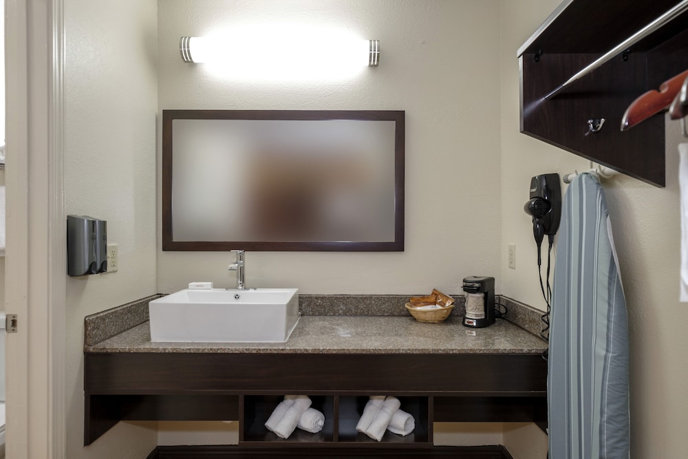 Red Roof Inn Plus Hammond - photo 32