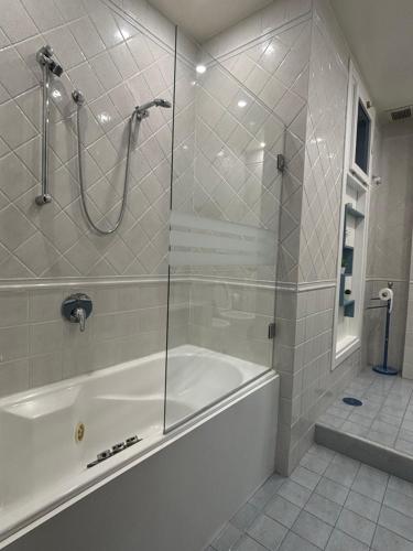 Casa di Giulia Un Angolo Della Costiera Amalfitana — 4-Star Luxury Hotel in Salerno, Italy