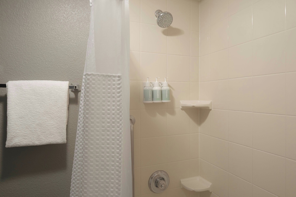 Courtyard by Marriott Louisville East - photo 14