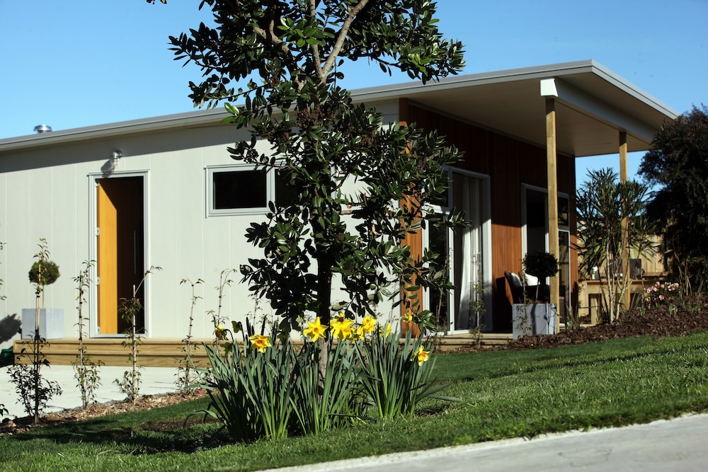 Aviator — 4-Star Luxury Hotel in New Plymouth, New Zealand