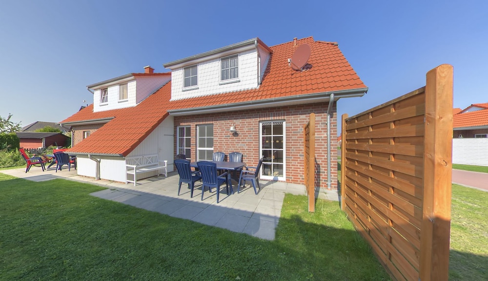 Ferienpark Am Meer Katamaran 1 — 4-Star Luxury Hotel in Butjadingen, Germany