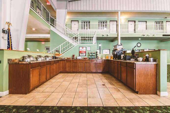Sky Palace Inn & Suites Mccook - featured photo