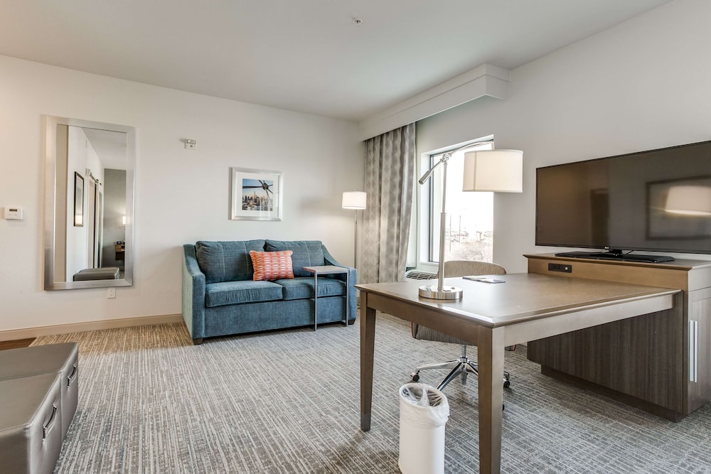 Hampton Inn & Suites North Dallas Central Expy - photo 12