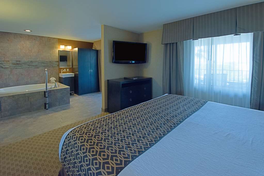 Best Western Yuma Mall Hotel & Suites - photo 11