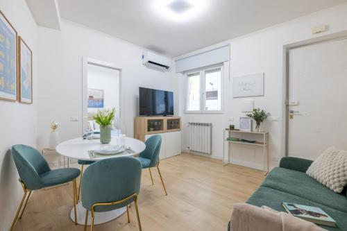NOSTROMONDO Elegant Suite with patio in Monti Parioli — 4-Star Luxury Hotel in Rome, Italy