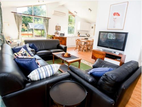 Don Valley Lodge — 4-Star Luxury Hotel in Launching Place, Australia