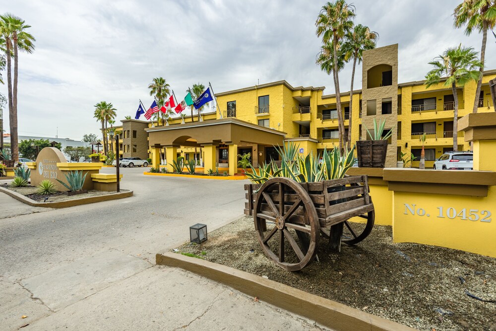 Baja Inn Hoteles Rio — 4-Star Luxury Hotel in Tijuana, Mexico