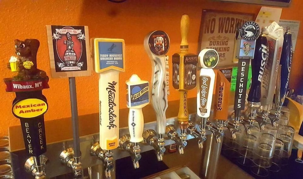 Lone Tree Inn - photo 8