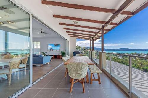 Executive Whitsunday Penthouse at 40 Reflections — 4-Star Luxury Hotel in Airlie Beach, Australia