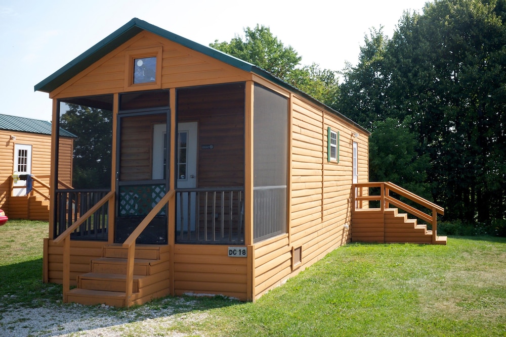 Plymouth Rock Camping Resort Basic Cabin - photo 3