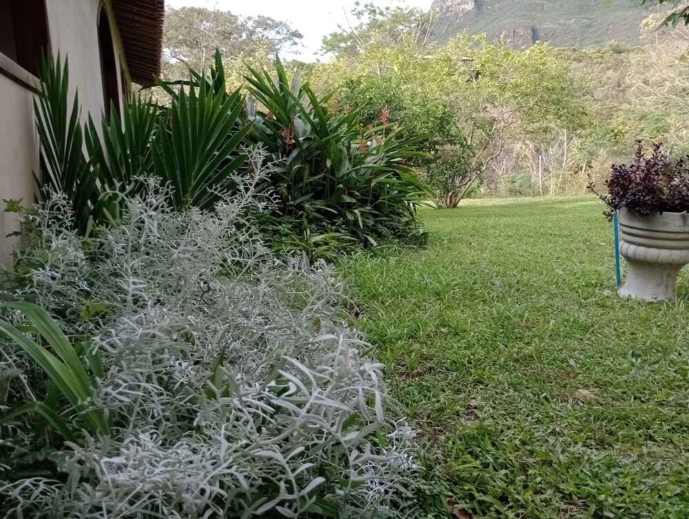 Pousada Canto das Cachoeiras in Santa Cruz Das Palmeiras, Brasil