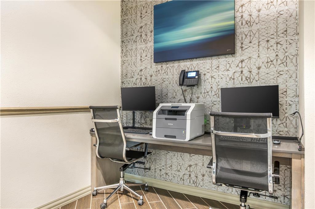 Best Western Plus Parkside Inn & Suites - photo 29