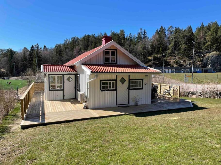 Råssbyn Hassleliden 324 in Ljungskile, Sweden