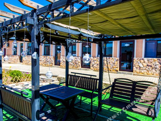 Nine Hour Theme Inn in Weichang, People's Republic of China