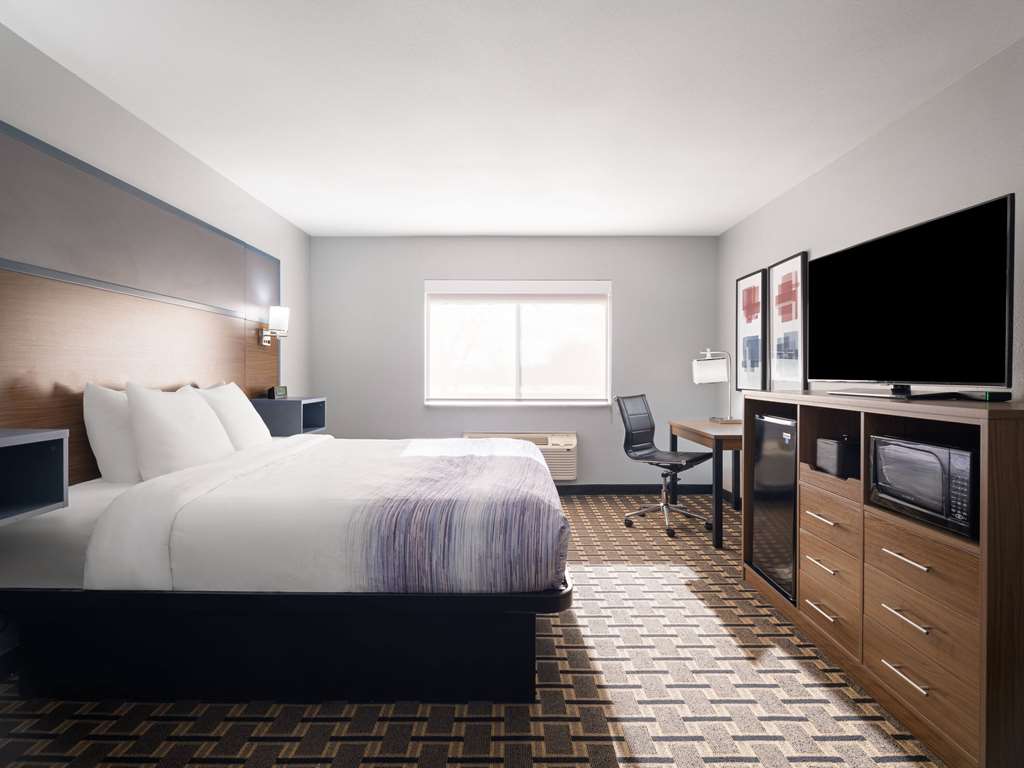 AmericInn by Wyndham Woodstock IL - photo 12