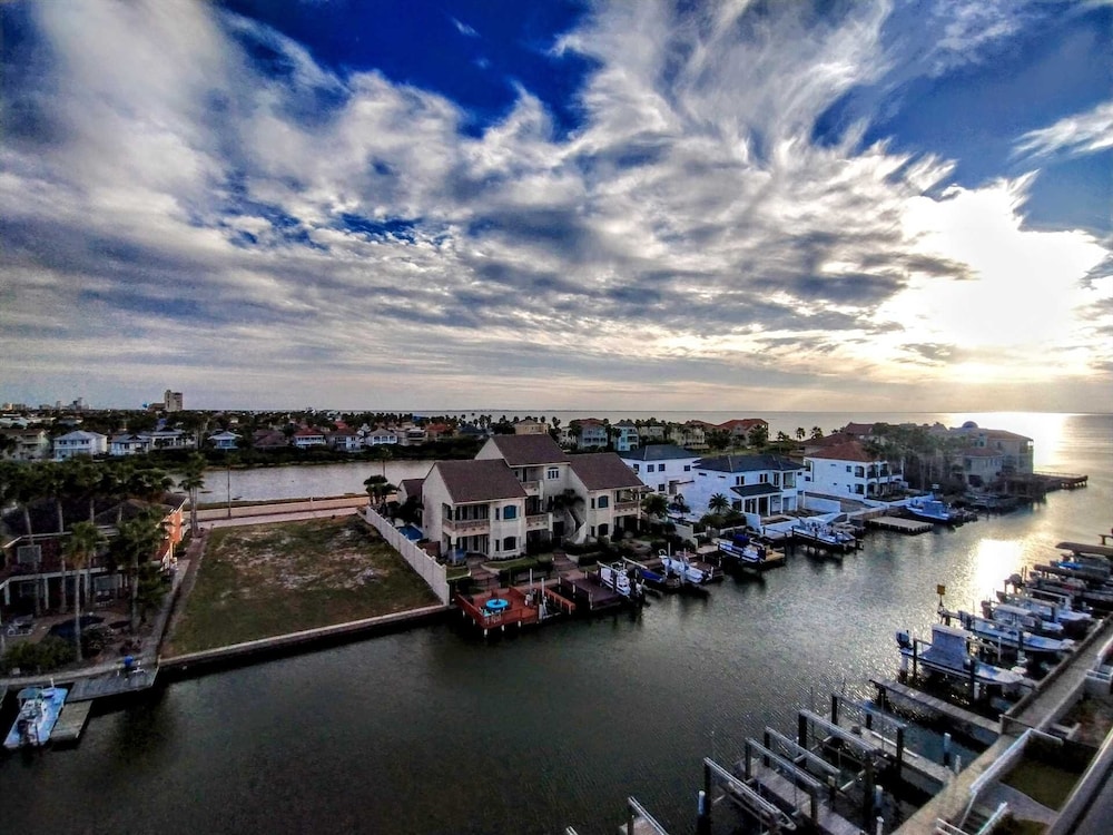 Landfall Towers 71 Minium 2 Bedroom Condo by RedAwning - photo 27