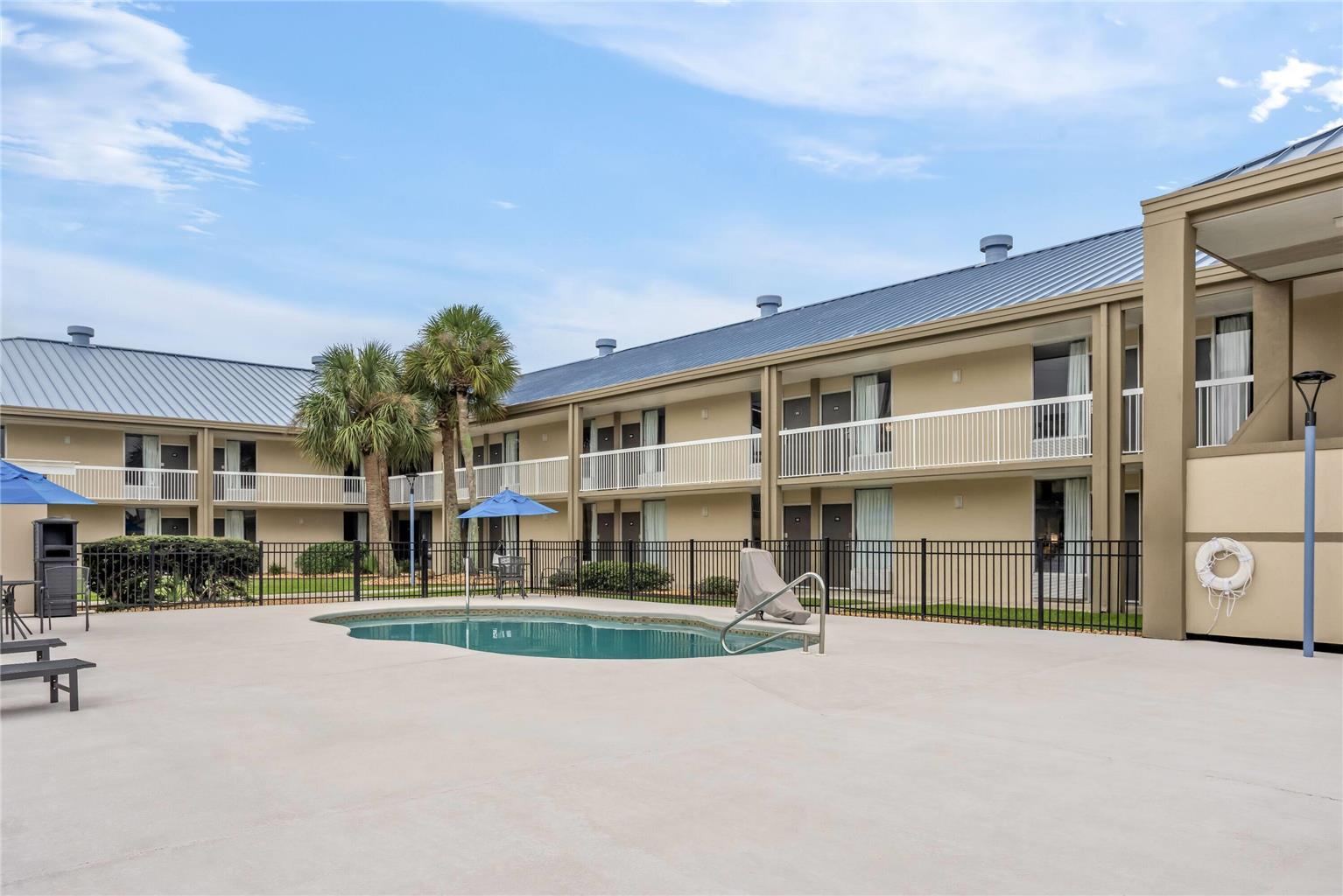 Days Inn by Wyndham Adel I 75 - photo 12
