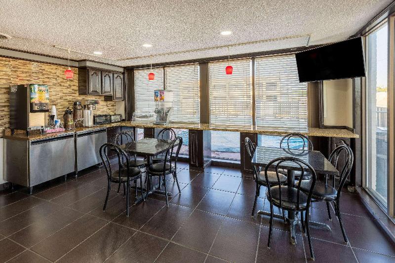 Super 8 By Wyndham Tulsa Arpt St Fairgrounds - photo 12