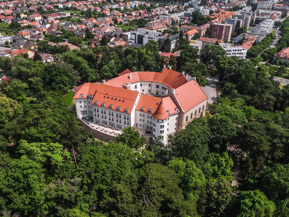 Palace Art Hotel Pezinok — 4-Star Luxury Hotel in Pezinok, Slovakia