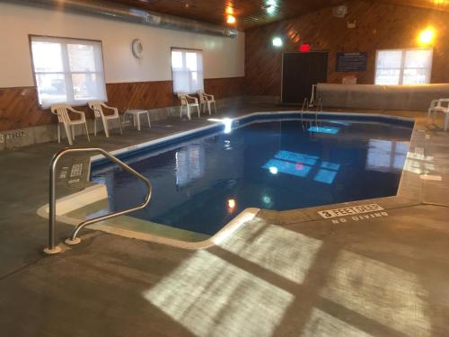 Villager Motel & Glen Manor Estate - photo 14