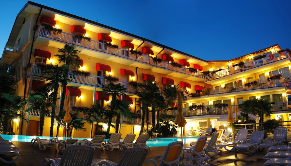 Hotel Capri - carbon neutral hotel in Bardolino