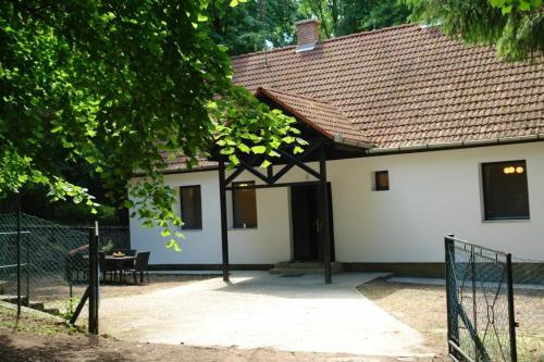 Forest gate Vendégház — Unknown City — photo 2