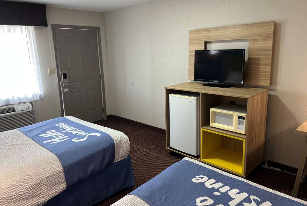 Days Inn by Wyndham Pratt - photo 18