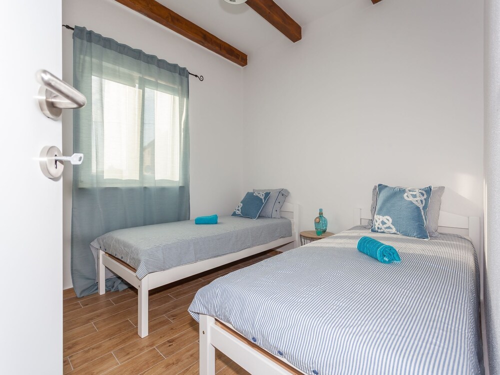 Holiday house Barba Vrana — 4-Star Luxury Hotel in Pakostane, Croatia