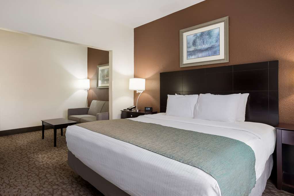 Best Western Kendallville Inn - photo 17