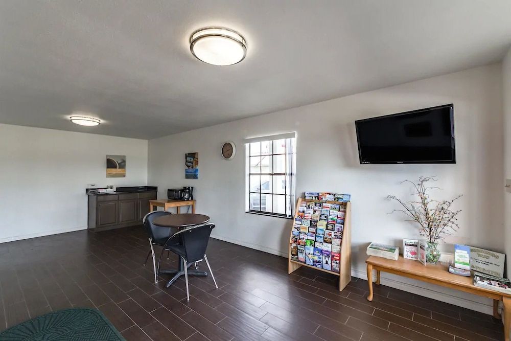 Motel 6 Giddings TX - photo 20