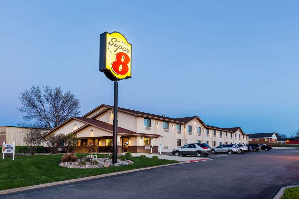Super 8 by Wyndham Spirit Lake