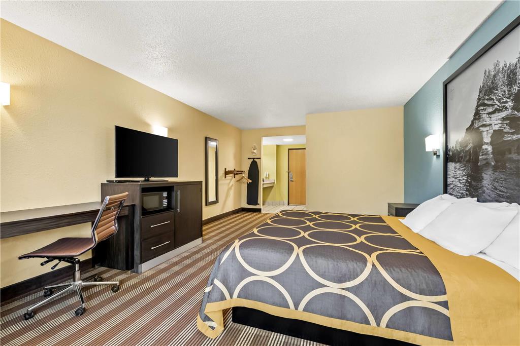 Super 8 by Wyndham Osseo WI - photo 16