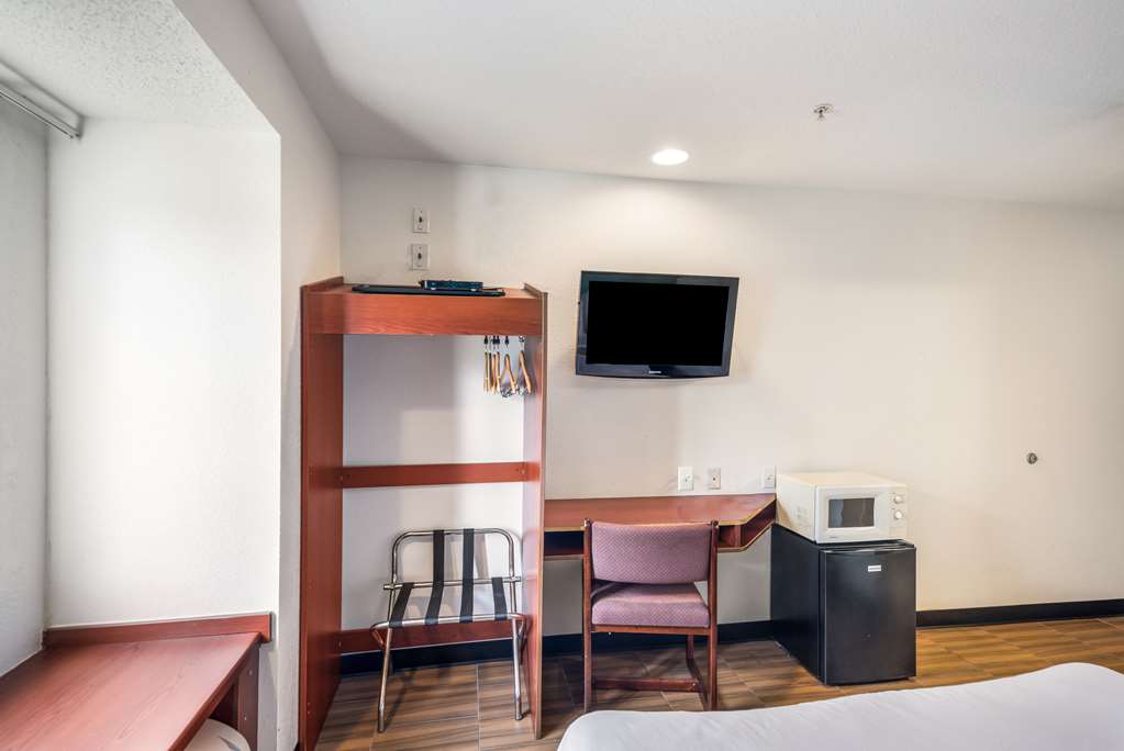 Americas Best Value Inn & Suites Brunswick - photo 21