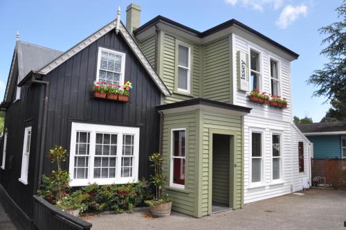 Issey Manor Fine Accommodation — 4-Star Luxury Hotel in New Plymouth, New Zealand