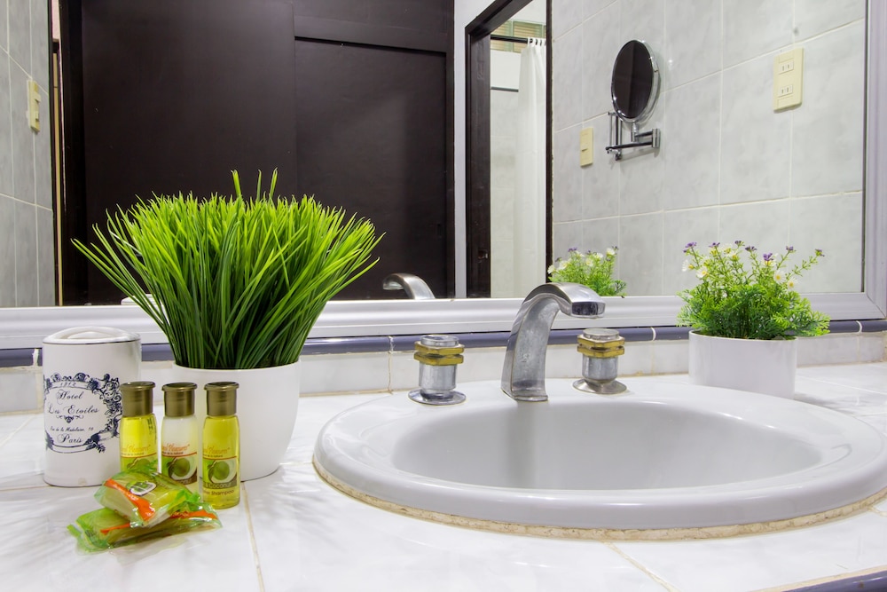 Bathroom sink