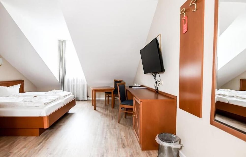 Hotel Blutenburg — Munich — photo 3