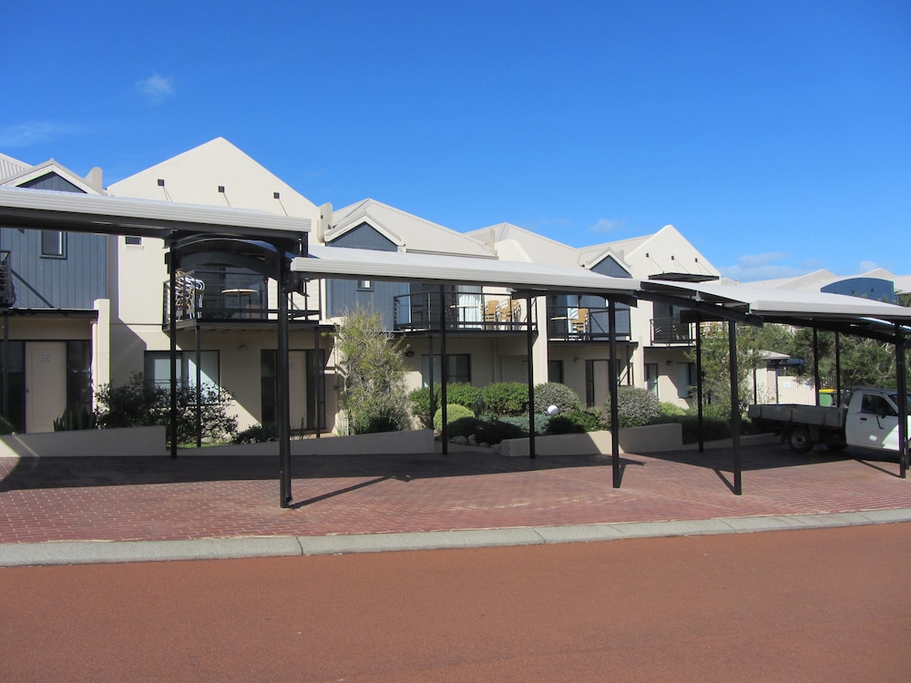 Margaret River Beach Apartments — 4-Star Luxury Hotel in Margaret River, Australia
