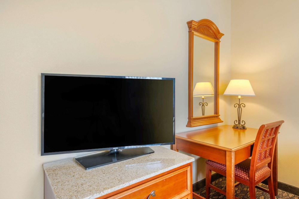 Clarion Inn Ormond Beach at Destination Daytona - photo 16