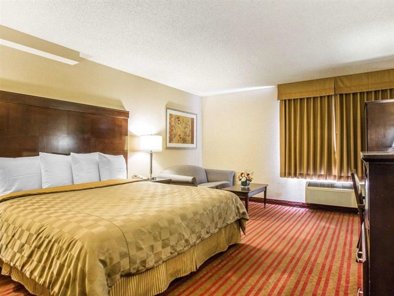 California Inn and Suites Bakersfield - photo 6