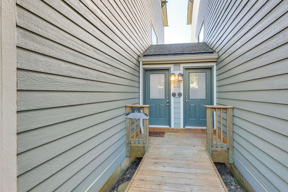 Located in Snowshoe Resort: Townhome w Deck - photo 22