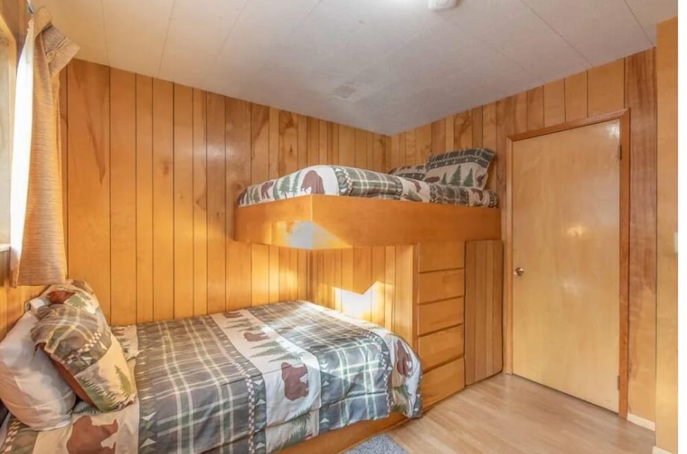Babe Cave — Big Bear City — photo 2
