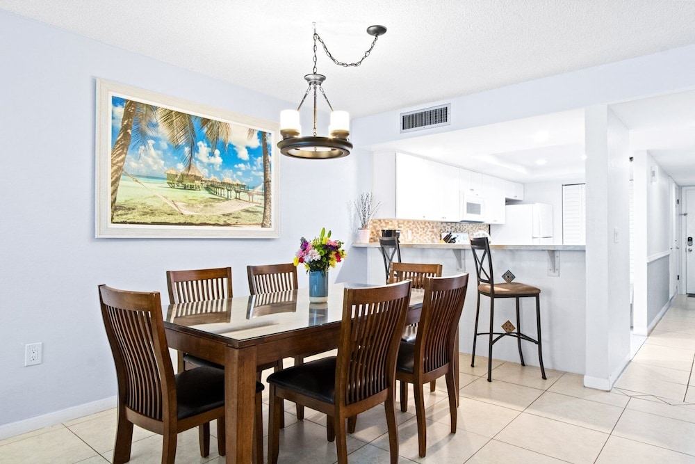 Indian Harbour Beach Club by Happy Palm Stays - photo 21
