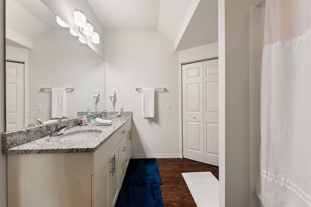 Lucky Find @ Lucaya Resort By Shine Villas #713 3 Bedroom Townhouse - photo 14