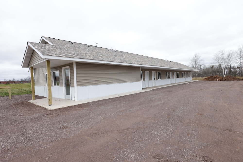 Bears Den Motel — hotel in Minneota
