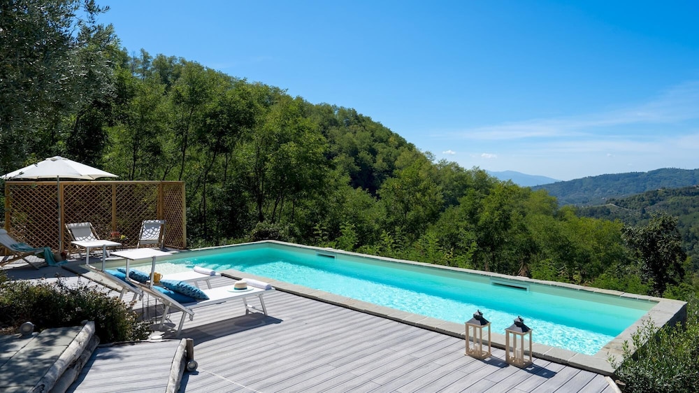 Villa Cristina 3 in Marliana — 4-Star Luxury Hotel in Massa, Italy
