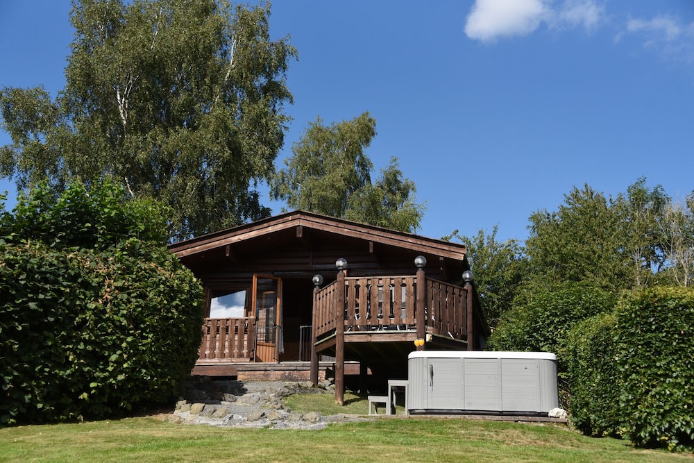 Tawny Owl Lodge — 4-Star Luxury Hotel in Rhayader, United Kingdom