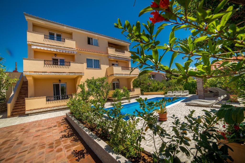 Jurić Apartments Rab — 4-Star Luxury Hotel in Rab, Croatia