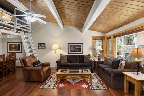 Bluebird Basecamp Aspenwood #K17 2B2B in Snowmass Village, United States