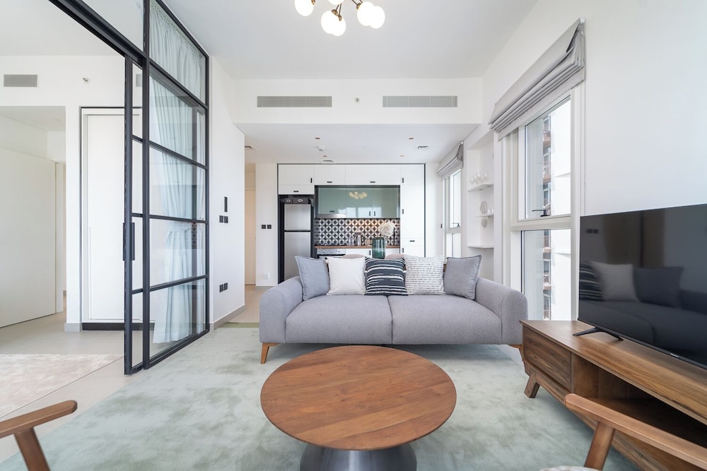 Cozy 2BD Work in Style Dubai Hills — 4-Star Luxury Hotel in Dubai, United Arab Emirates